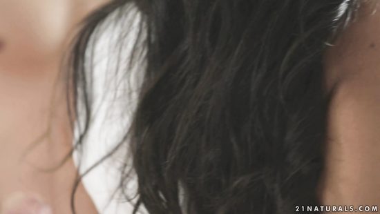 HD shoot of Layla Sin getting smashed hardcore