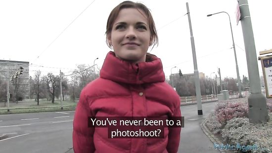 Fine ass dame lured to hardcore outdoor sex