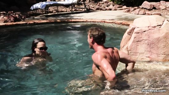 Naughty duo fucking right off the pool