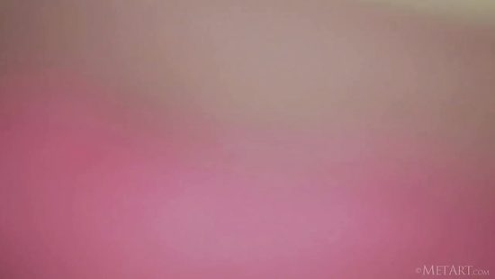 Gorgeous blonde showing her perfect nude body