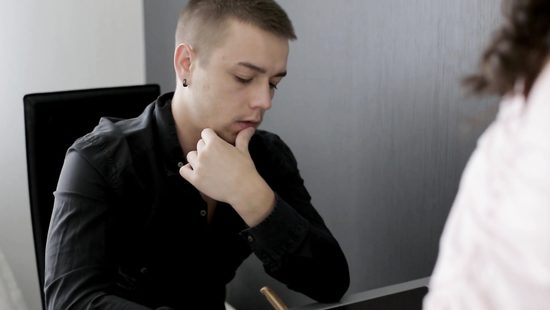 Bimbo moaning throughout the hardcore pounding