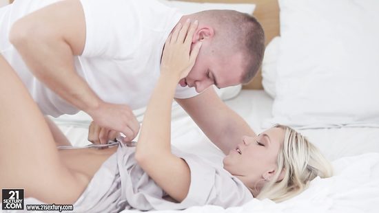 Lola Myluv craving hardcore fucking