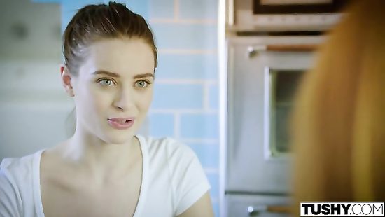 Horny dudes co-fuck hot slut in their hotel room