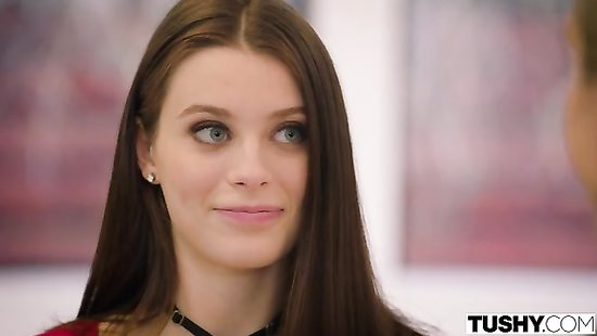 Horny dudes co-fuck hot slut in their hotel room