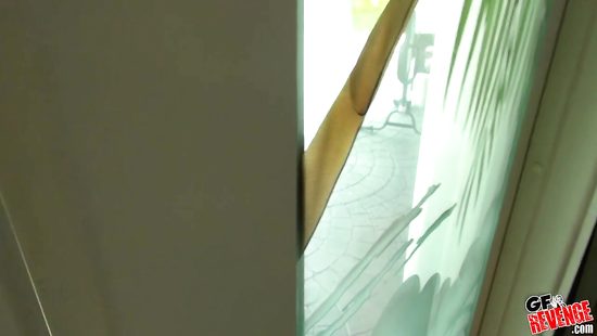 Dame giving superb blowjob before getting rammed hardcore