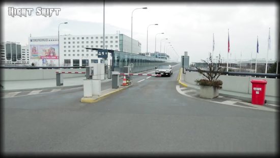 Moneyed dude fucking whore in his pricey limo