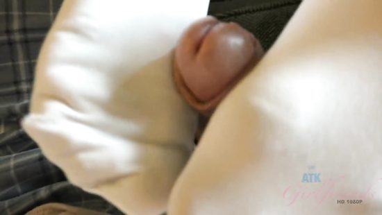 Amateur dame climaxes during intense fucking