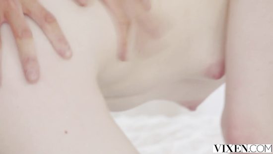 Ravishing babe glammed up for a date with a fuckboy