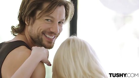 Hunk stud targets blonde's tight butthole