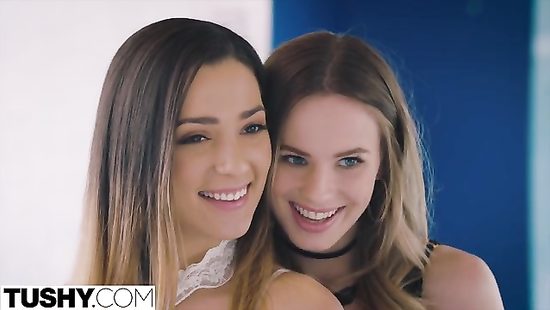 Girlfriend surprises him with an extra pussy