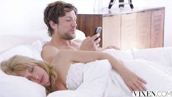 Naughty brunette hammered in a terrific bedsex