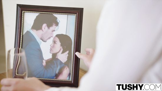 Manuel Ferrara boning Avi Love's ass