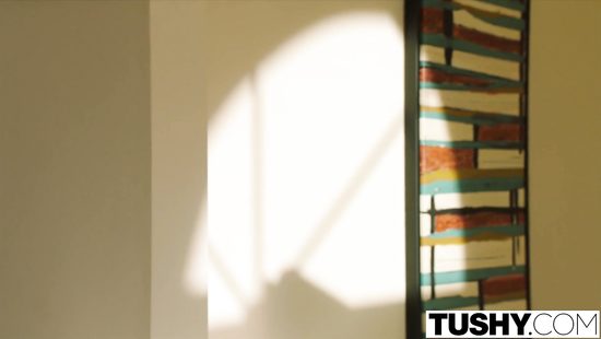 Monster pecker penetrating blonde's lubed ass