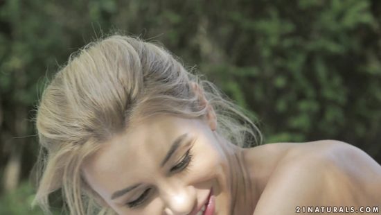 Curvy blonde bonked in the woods