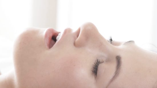 Dude eating pussy and screwing it hard