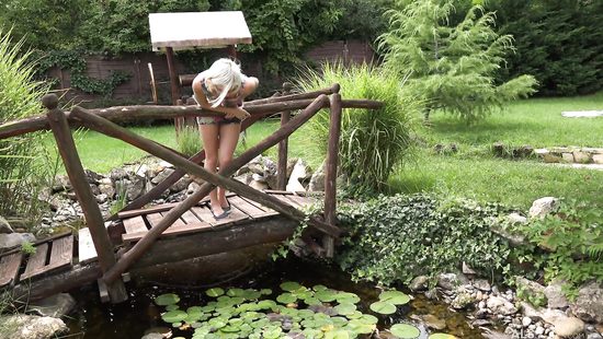 Hot blonde sorting her lust solo