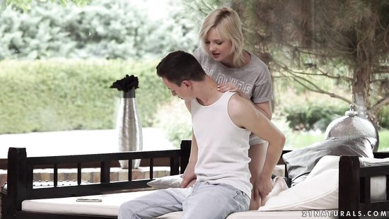 Hot duo in an intense outdoor bonking