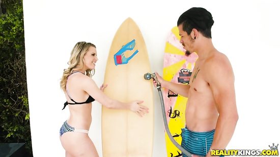 Finger-licking good shower sex