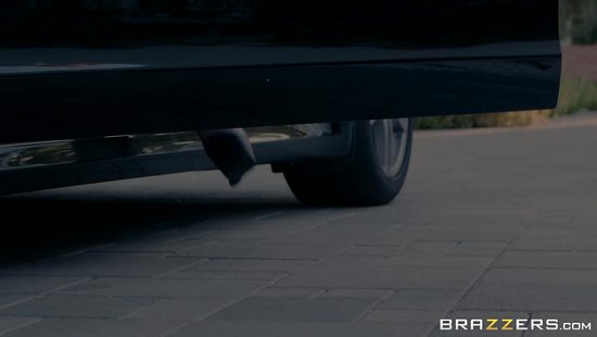 Pole dancer makes a terrific cowgirl