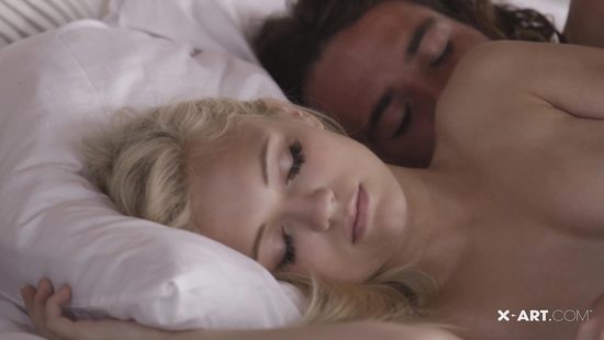 Sensual blonde in a breathtaking bed sex