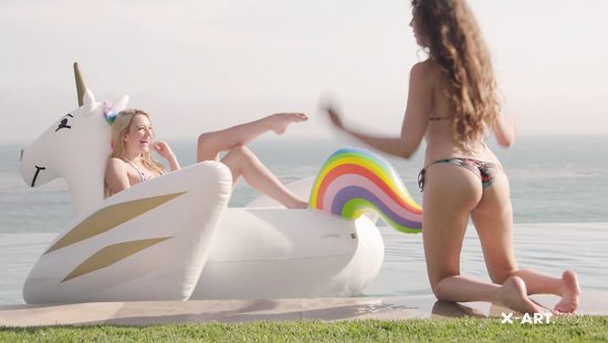 James Deen in a thrilling threesome with curvy babes