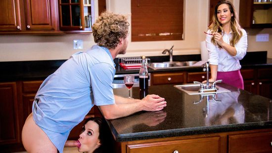 Dude is cheating like a fucking pro