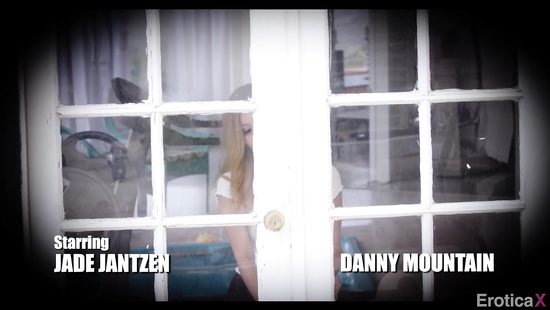 Drilling bitch's soaked cunt all the way in