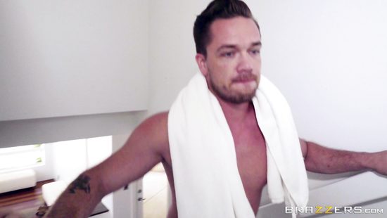 Hottie banged in the shower