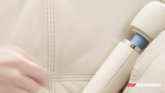 Horny lesbians firing up their new vibrator