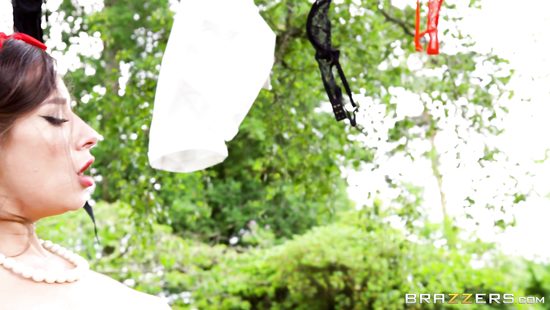 Danny D showing his hot girlfriend good time