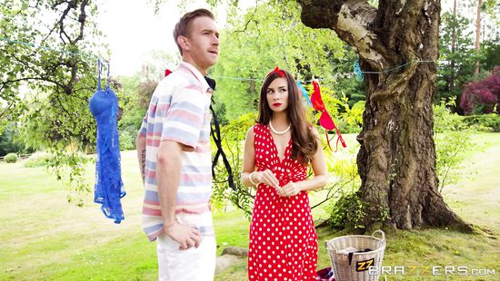 Danny D showing his hot girlfriend good time