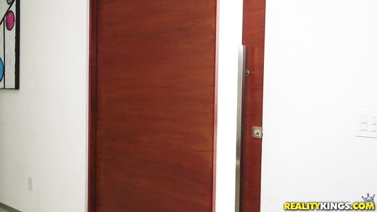 Chick sprayed cumshots after hardcore pounding