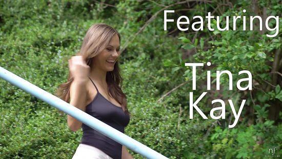 Alluring dame endures fat white cock