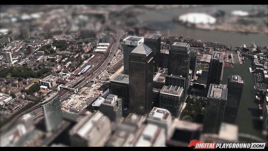 Stud getting creative with pussy eating