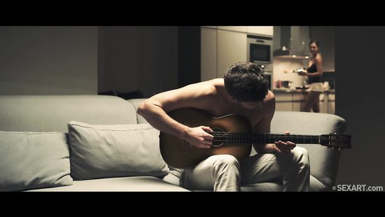 Hottie easily seduced to hardcore fucking