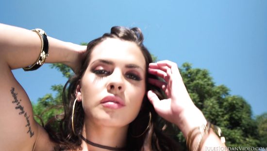 Manuel Ferrara almost choking whore with his 8"