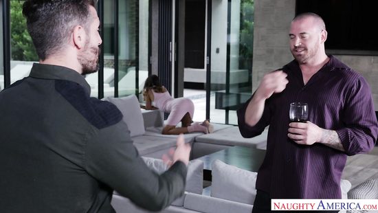 Sensual blonde hammered in bed