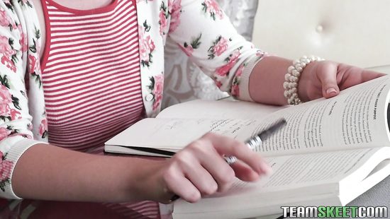 Silver fox cumming in whore's soaked pussy