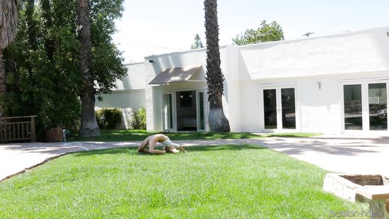 Soaking huge cock in whore's wet cunt