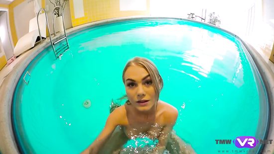 Dame showcasing porn-grade blowjob skills