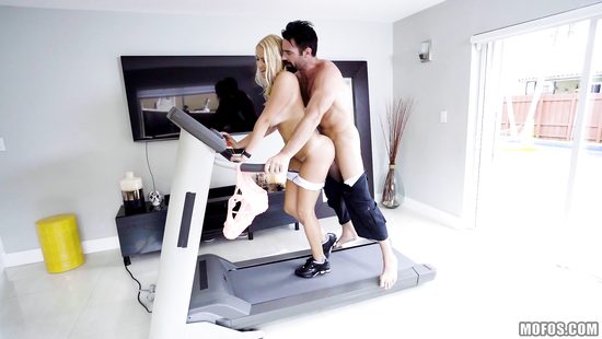 Gym trainer fucking horny blonde