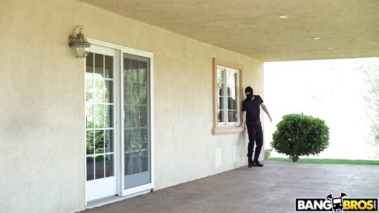 Slut restraint in bed for rough pounding