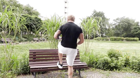 Hunk smashed chick's brains out on the couch