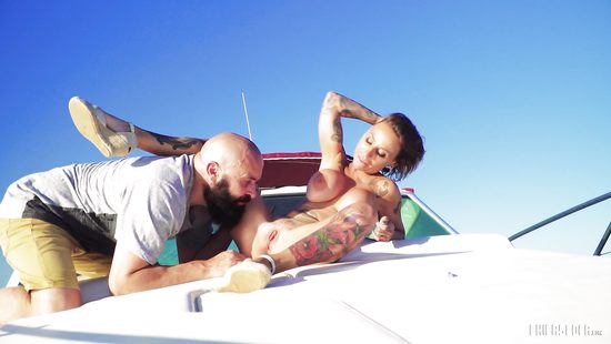 Tattooed brunette's big boobs are tempting AF