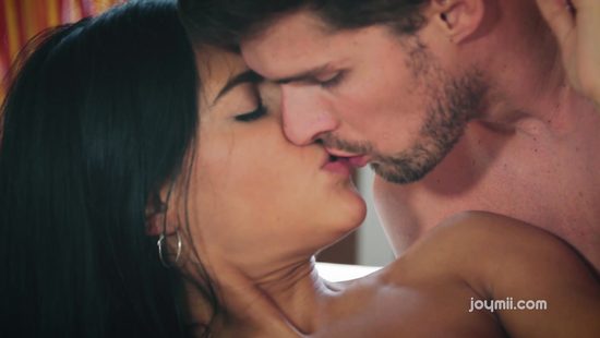 Smashing brunette gets her pussy licked and fucked properly