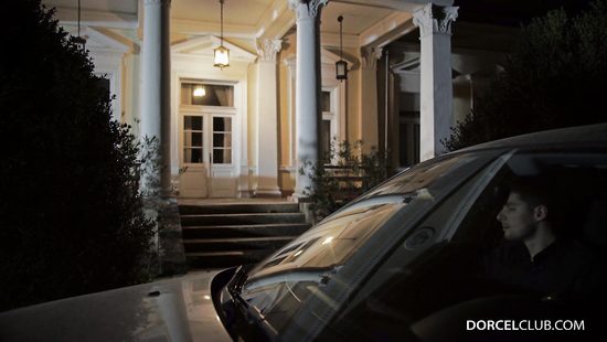 Stud is face-deep in girl's drenched cunt