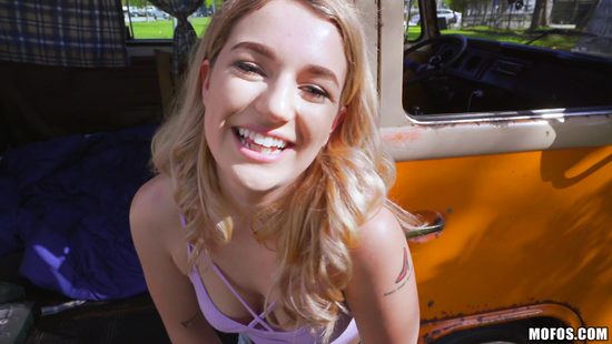 College slut deepthroats a lucky random guy