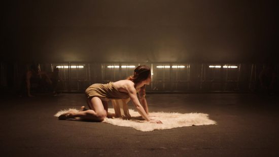 Art lovers arrange incredible threesome sex