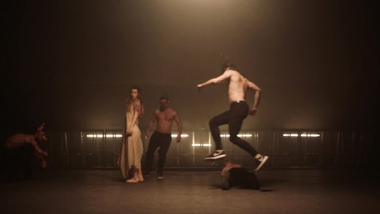 Art lovers arrange incredible threesome sex