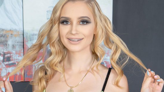 Anastasia Knight poses and fucks